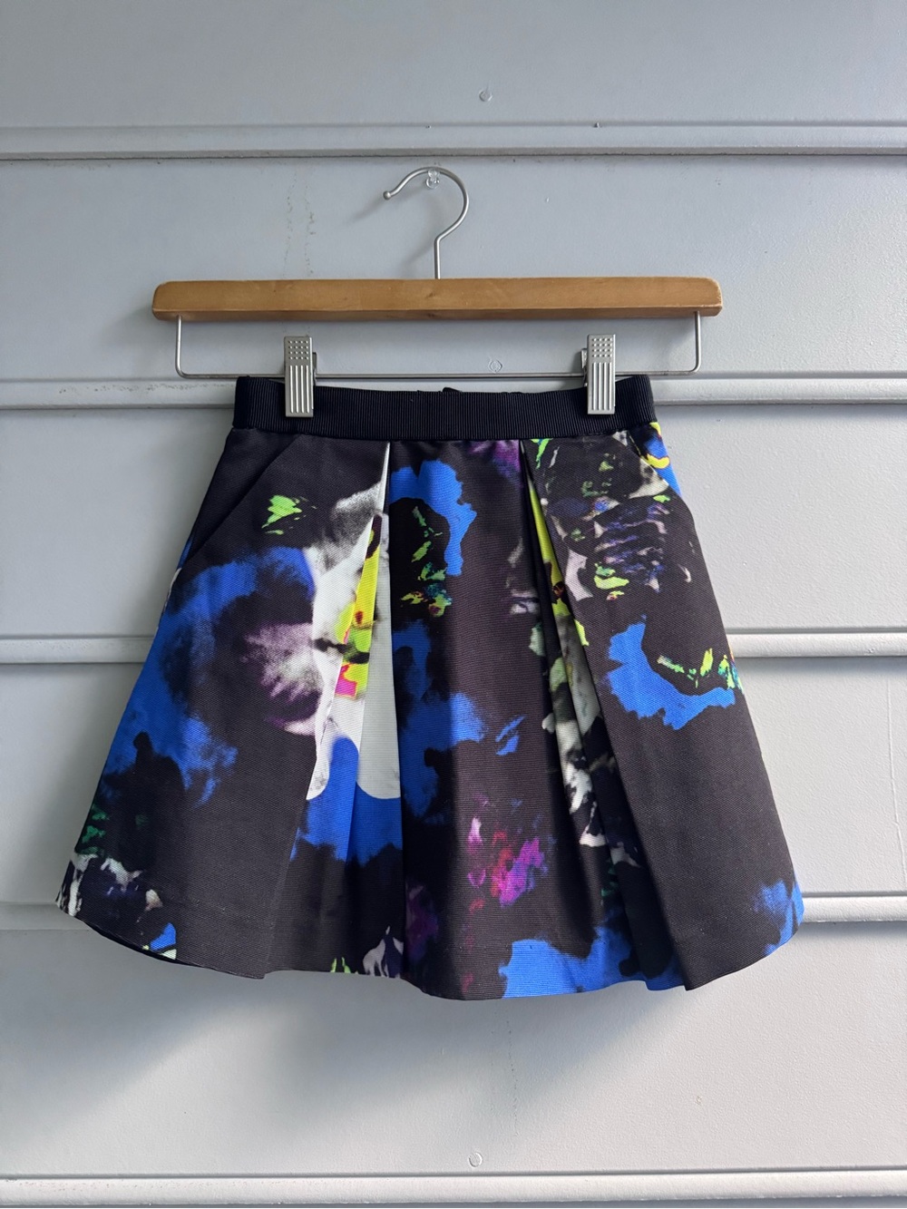 Milly Minis Black Floral Print Pleated Kids Skirt